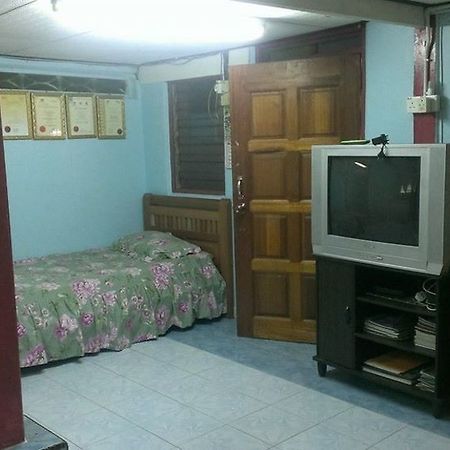 Homestay Bukit Gantang Hotel Тайпінг Екстер'єр фото